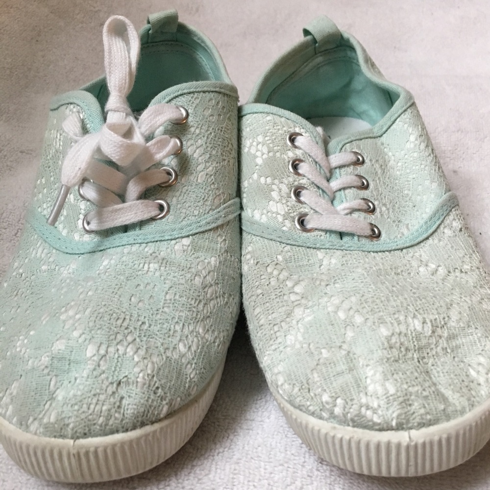 Divided H&M Mint Color Tennis Shoes Size 7